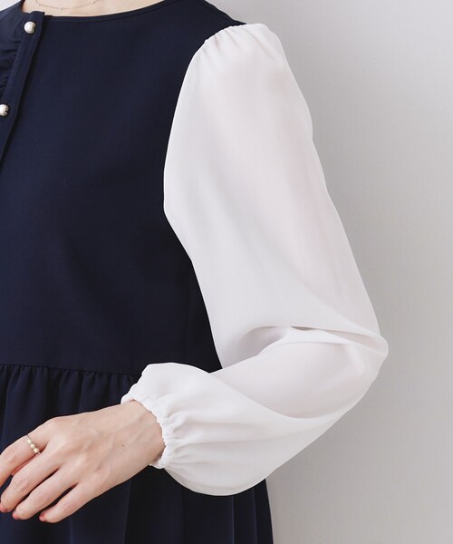 couture brooch（クチュールブローチ）の「【ハレの日・通勤】フリルドッキング ペプラムブラウス（シャツ/ブラウス・レディース・ナチュラル/ネイビー・40/38/36/42）」の4枚目の写真