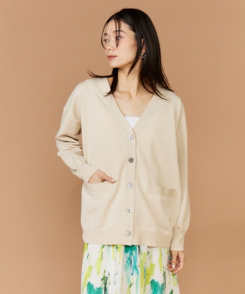 INED(イネド)の「強撚加工Vネックカーディガン(カーディガン/ボレロ・レディース・オフホワイト/ベージュ/ネイビー・9号)」の15枚目の写真