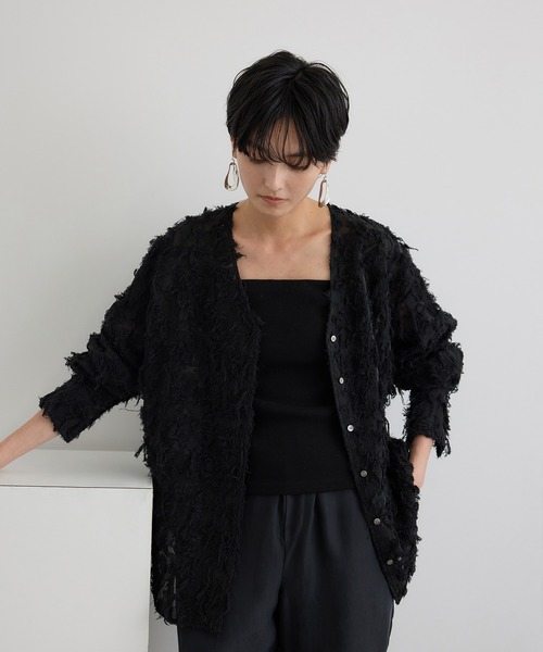 SALON adam et rope'(サロン アダム エ ロペ)の「モチーフカットジャガードブラウス(シャツ/ブラウス・レディース・サックスブルー/ブラック/オフホワイト・FREE)」の2枚目の写真