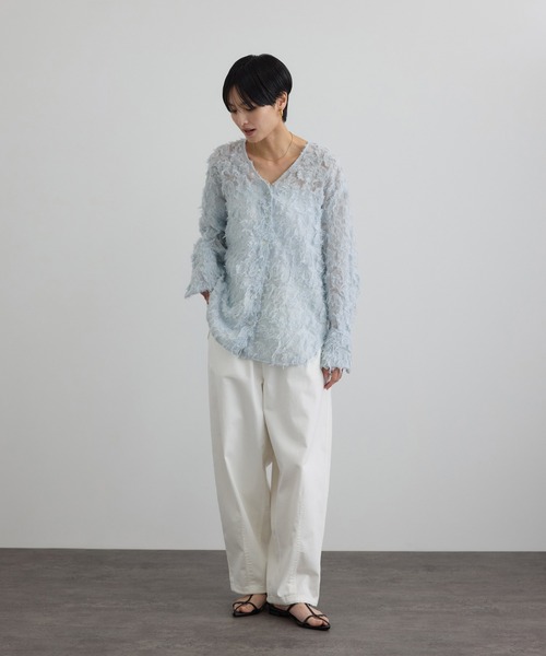 SALON adam et rope'(サロン アダム エ ロペ)の「モチーフカットジャガードブラウス(シャツ/ブラウス・レディース・サックスブルー/ブラック/オフホワイト・FREE)」の15枚目の写真