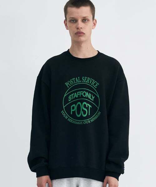 STAFF ONLY(スタッフオンリー)の「STAMP-FRONT SWEATSHIRT (BLACK)(スウェット・メンズ・その他・M)」の1枚目の写真