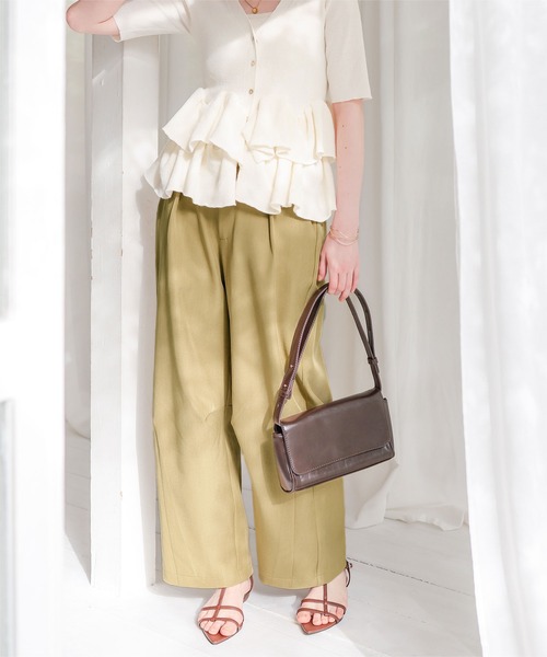 titivate（ティティベイト）の「カーブシルエットスラックスパンツ（その他パンツ・レディース・グレー/ベージュ/ブラック/アイボリー・SP/L/M/S）」の4枚目の写真