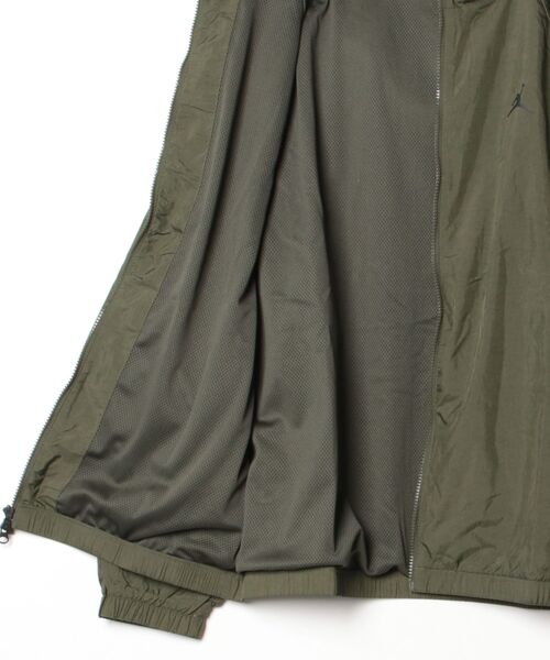 JORDAN BRAND(ジョーダンブランド)の「ジョーダン ジョーダン SPRT CLSSC ジャケット(ナイロンジャケット・メンズ・カーキ・S/M/L/XL/2XL/SS/3XL)」の3枚目の写真