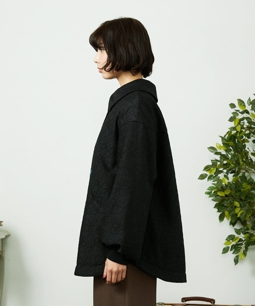 Jocomomola(ホコモモラ)の「Linea フラワージャカード 中綿入りコート(その他アウター・レディース・ブラック・40)」の9枚目の写真