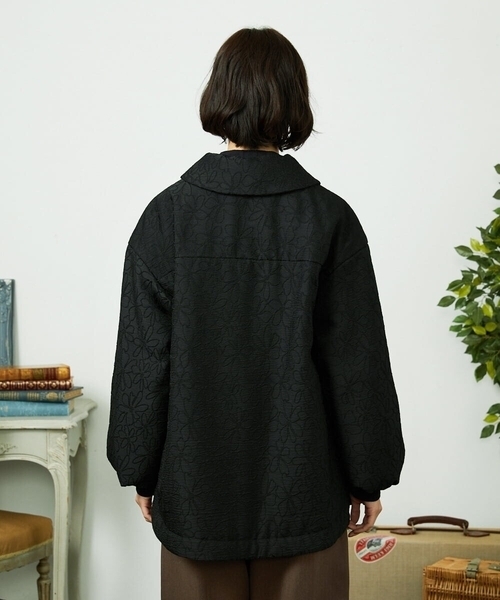 Jocomomola(ホコモモラ)の「Linea フラワージャカード 中綿入りコート(その他アウター・レディース・ブラック・40)」の10枚目の写真