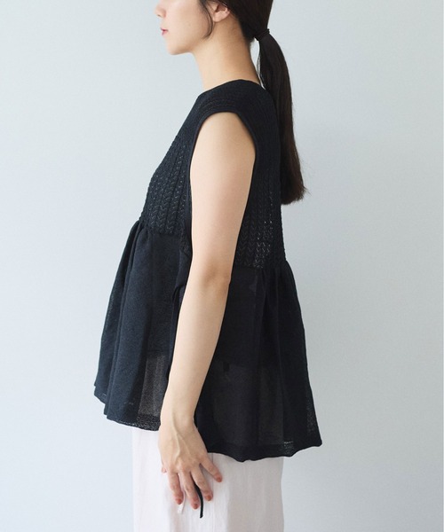 yuni（ユニ　）の「12G和紙/Polyester tiered knit vest（ベスト・レディース・ブラック/グレー/アイボリー・FREE）」の13枚目の写真
