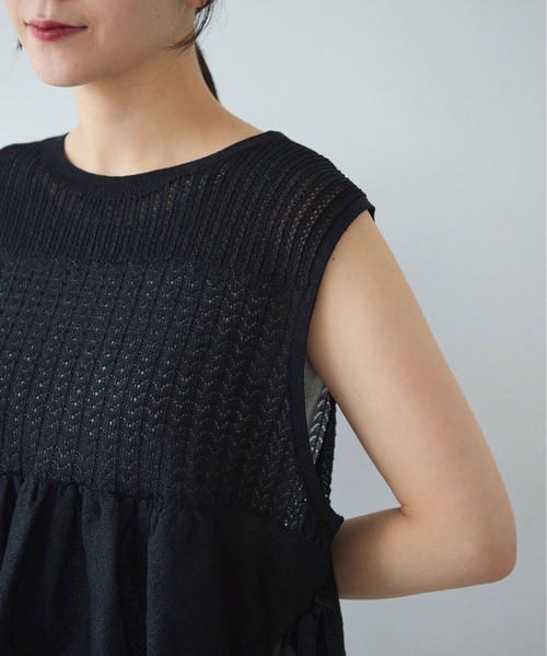 yuni（ユニ　）の「12G和紙/Polyester tiered knit vest（ベスト・レディース・ブラック/グレー/アイボリー・FREE）」の16枚目の写真