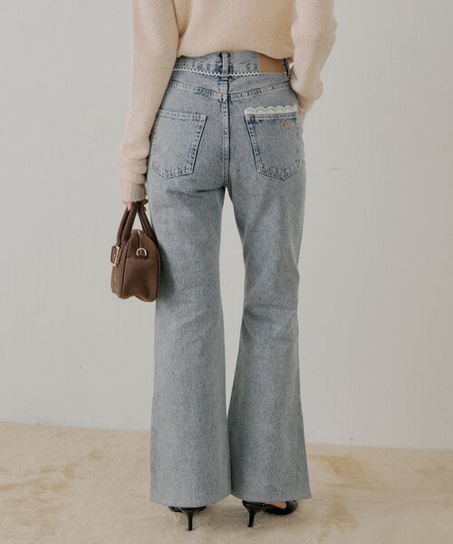 Chico(チコ)の「レースデザインフレアデニム(デニムパンツ・レディース・ネイビー/ブルー系その他/ベージュ・MEDIUM/SMALL)」の9枚目の写真