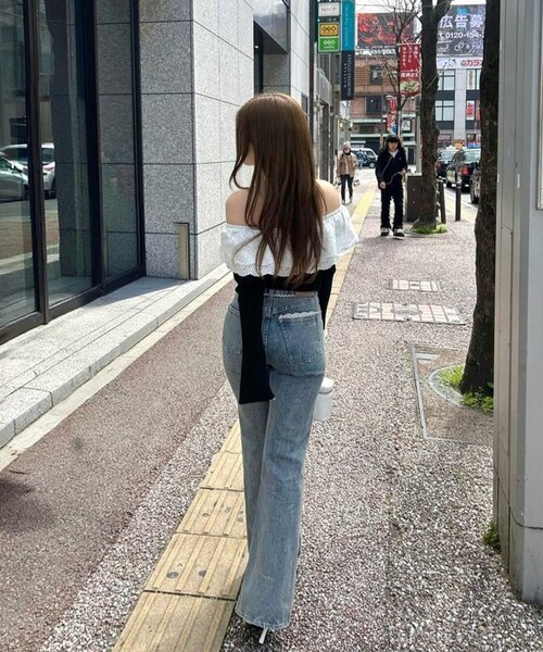 Chico(チコ)の「【3サイズ展開/スタイルアップ◎】レースデザインフレアデニム(デニムパンツ・レディース・ネイビー/ブルー系その他/ベージュ/スカイブルー・MEDIUM/SMALL/LARGE)」の17枚目の写真