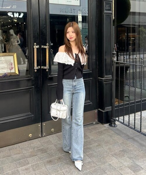 Chico(チコ)の「【3サイズ展開/スタイルアップ◎】レースデザインフレアデニム(デニムパンツ・レディース・ネイビー/ブルー系その他/ベージュ/スカイブルー・MEDIUM/SMALL/LARGE)」の18枚目の写真