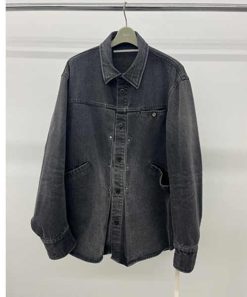 Tamme（タム）の「Tamme DENIM TRUCKER SHIRT (26S0347)（シャツ/ブラウス・メンズ・インディゴブルー/ブラック・1）」の6枚目の写真