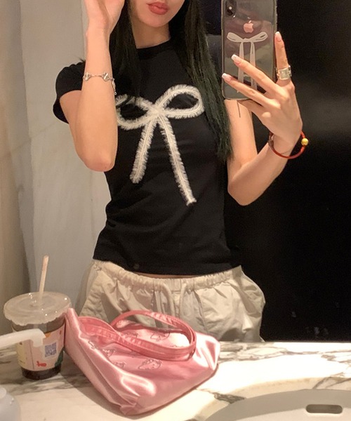 c.u.l(シーユーエル)の「リボンプリント コンパクト Tシャツ カットソー culw897(Tシャツ/カットソー・レディース・ブラック/ホワイト・S/M)」の5枚目の写真