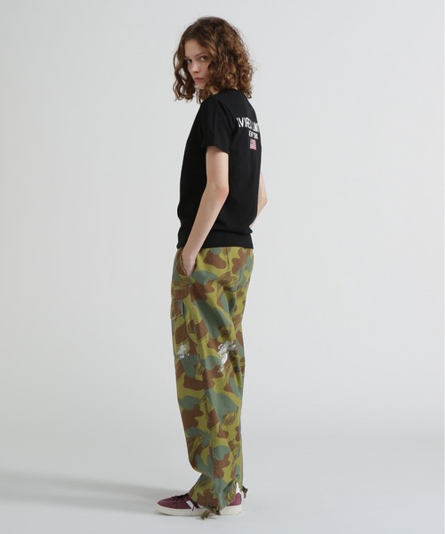 AVIREX(アヴィレックス)の「《WEB&DEPOT限定》AVIREX LIMITED NY T-SHIRT(Tシャツ/カットソー・レディース・ブラック/グレー系カモフラージュ/オフホワイト/ホワイト系・F)」の21枚目の写真