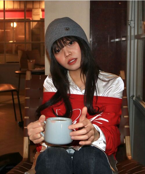 CURETTY（キュリティ）の「C LOGO GRAPHIC OFF-SHOULDER SWEATSHIRT_RED（スウェット・レディース・レッド・SMALL）」の5枚目の写真