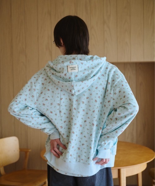 小さなお花畑のジップフーディ、芽心／common gull products 小さなお花畑のジップフーディ、芽心（Tシャツ/カットソー）｜common