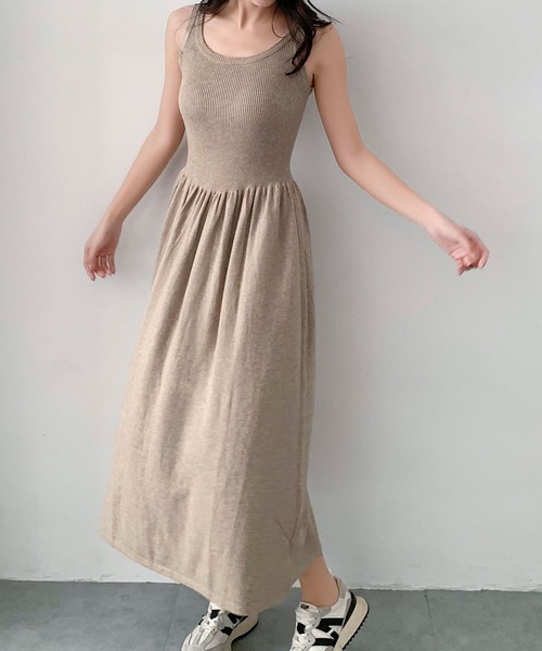 LOWO(ロワ)の「ノースリーブ ウエスト切替 マキシワンピース(ワンピース・レディース・アイボリー/チャコールグレー/ベージュ/カーキ/ブラック・FREE)」の11枚目の写真