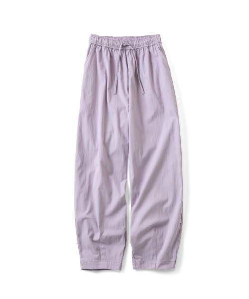 Live in comfort(リブインコンフォート)の「【低身長/高身長サイズあり】リブ イン コンフォート どんなトップスでも大正解! UVカット&吸汗速乾機能のすっきり見えぷっかりバレルパンツ(その他パンツ・レディース・グレイッシュブルー/ライトベージュ/イエロー/チャコールグレー/ラベンダー・13/14/3/8/4/5/12/6/9/7/1/2/10/11)」の15枚目の写真