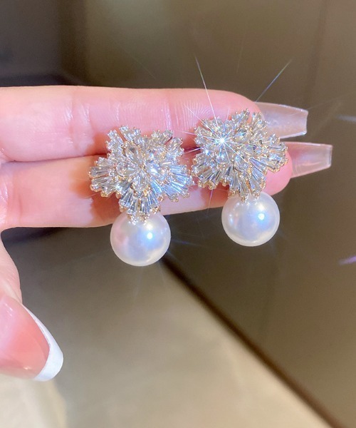 Feliz(フェリス)の「ビジュー×パールピアスアソート(ピアス(両耳用)・レディース・カリビアンブルー/その他3/その他2/その他1/その他4・FREE)」の2枚目の写真