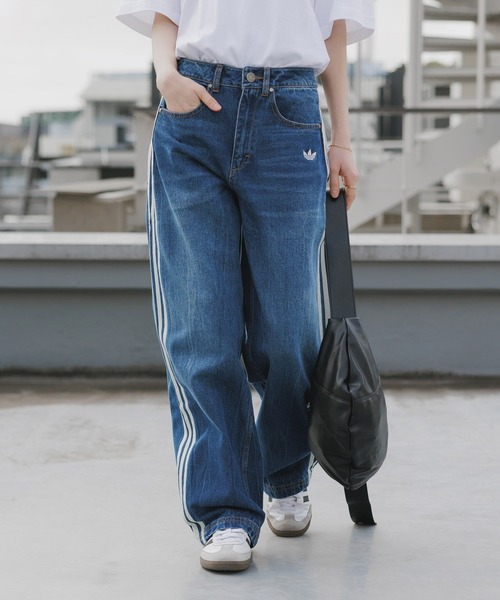 adidas（アディダス）の「adidas/アディダス adidas VINTAGE DAD JEANS ヴィンテージ サイドライン テーパード オーバーサイズ デニムパンツ 2026年春夏（デニムパンツ・レディース・ブルー/ライトブルー・24inch/25inch/26inch/27inch/28inch/29inch/30inch）」の18枚目の写真