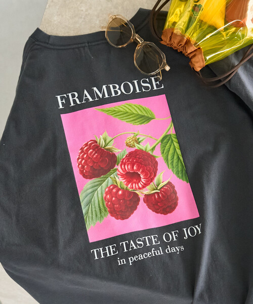 FREAK'S STORE(フリークスストア)の「FRUIT OF THE LOOM × FREAK'S STORE/フルーツオブザルーム 別注 ラズベリープリント ビッグシルエットTシャツ(Tシャツ/カットソー・レディース・オフホワイト/ライトグレー/ブラック・フリ-)」の1枚目の写真