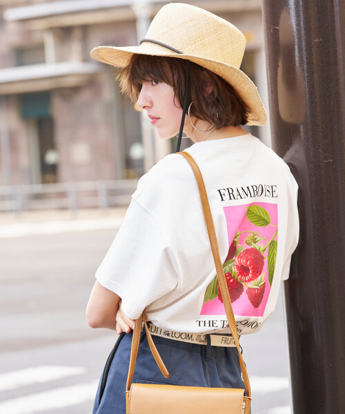 FREAK'S STORE(フリークスストア)の「FRUIT OF THE LOOM × FREAK'S STORE/フルーツオブザルーム 別注 ラズベリープリント ビッグシルエットTシャツ(Tシャツ/カットソー・レディース・オフホワイト/ライトグレー/ブラック・フリ-)」の5枚目の写真