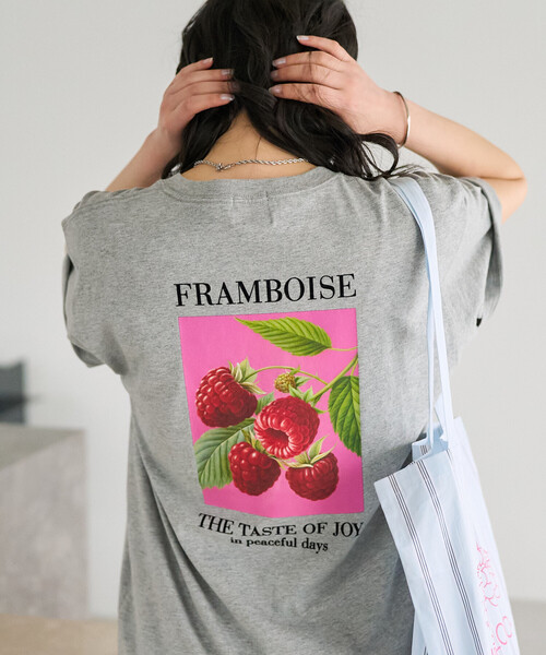 FREAK'S STORE(フリークスストア)の「FRUIT OF THE LOOM × FREAK'S STORE/フルーツオブザルーム 別注 ラズベリープリント ビッグシルエットTシャツ(Tシャツ/カットソー・レディース・オフホワイト/ライトグレー/ブラック・フリ-)」の8枚目の写真