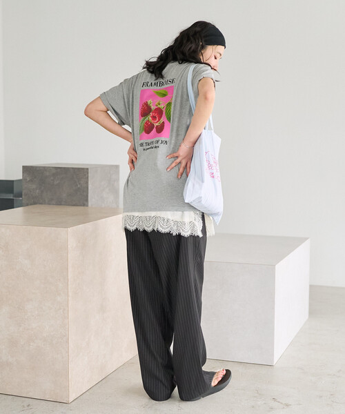 FREAK'S STORE(フリークスストア)の「FRUIT OF THE LOOM × FREAK'S STORE/フルーツオブザルーム 別注 ラズベリープリント ビッグシルエットTシャツ(Tシャツ/カットソー・レディース・オフホワイト/ライトグレー/ブラック・フリ-)」の11枚目の写真