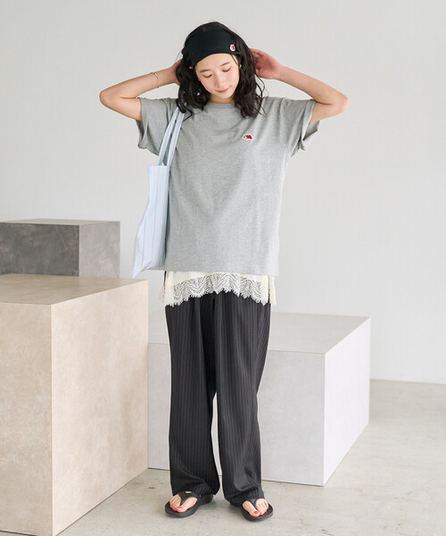 FREAK'S STORE(フリークスストア)の「FRUIT OF THE LOOM × FREAK'S STORE/フルーツオブザルーム 別注 ラズベリープリント ビッグシルエットTシャツ(Tシャツ/カットソー・レディース・オフホワイト/ライトグレー/ブラック・フリ-)」の12枚目の写真