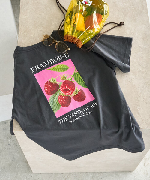 FREAK'S STORE(フリークスストア)の「FRUIT OF THE LOOM × FREAK'S STORE/フルーツオブザルーム 別注 ラズベリープリント ビッグシルエットTシャツ(Tシャツ/カットソー・レディース・オフホワイト/ライトグレー/ブラック・フリ-)」の17枚目の写真