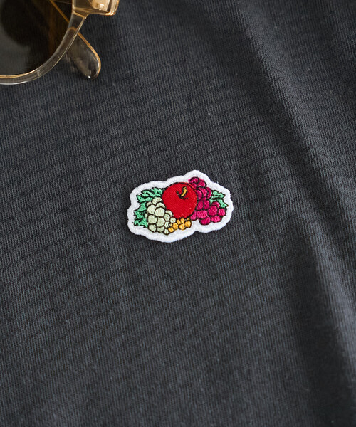 FREAK'S STORE(フリークスストア)の「FRUIT OF THE LOOM × FREAK'S STORE/フルーツオブザルーム 別注 ラズベリープリント ビッグシルエットTシャツ(Tシャツ/カットソー・レディース・オフホワイト/ライトグレー/ブラック・フリ-)」の20枚目の写真