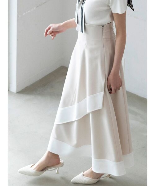 MERCURYDUO（マーキュリーデュオ）の「バイカラーフレアスカート（スカート・レディース・グレー/ベージュ・MEDIUM/SMALL）」の2枚目の写真
