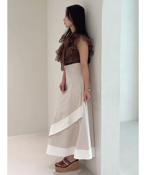 MERCURYDUO（マーキュリーデュオ）の「バイカラーフレアスカート（スカート・レディース・グレー/ベージュ・MEDIUM/SMALL）」の4枚目の写真