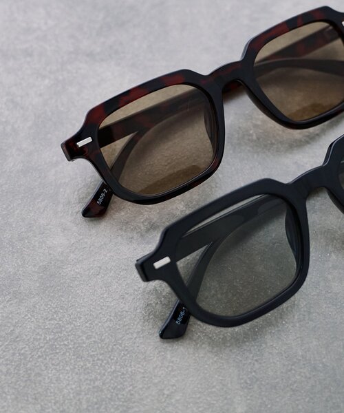 SHENERY（シーナリー）の「スクエアフレームサングラウス（サングラス・レディース・ブラウン/ブラック・FREE）」の3枚目の写真