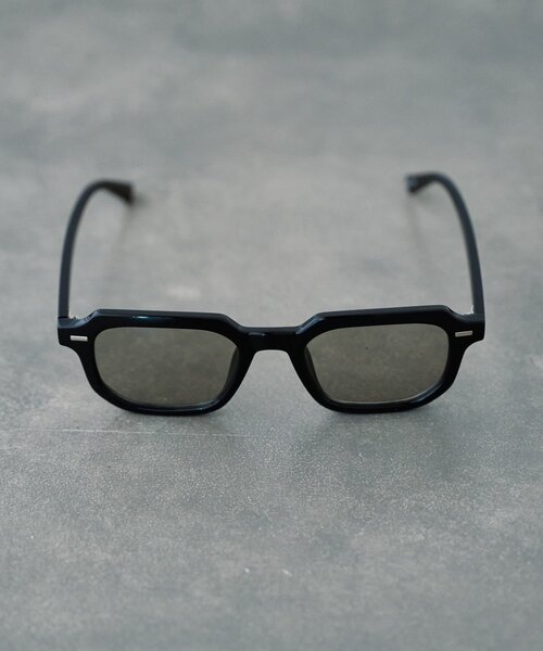 SHENERY（シーナリー）の「スクエアフレームサングラウス（サングラス・レディース・ブラウン/ブラック・FREE）」の5枚目の写真