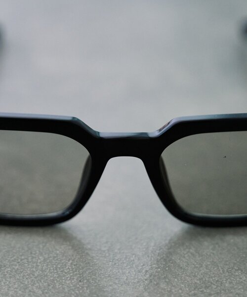 SHENERY（シーナリー）の「スクエアフレームサングラウス（サングラス・レディース・ブラウン/ブラック・FREE）」の8枚目の写真