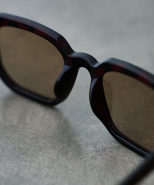 SHENERY（シーナリー）の「スクエアフレームサングラウス（サングラス・レディース・ブラウン/ブラック・FREE）」の15枚目の写真