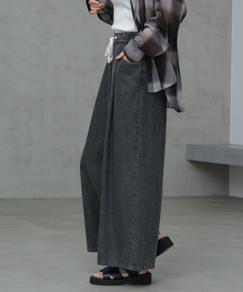 LAKOLE（ラコレ）の「イージーワイドデニム / 654276（デニムパンツ・レディース・ベージュ/ブラック/ライトブルー・LARGE/MEDIUM）」の10枚目の写真