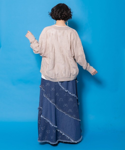 ScoLar(スカラー)の「161654:蝶刺繍or配色 スパイラル切替フリンジデニムスカート(デニムスカート・レディース・ネイビー/ブルー・M)」の6枚目の写真