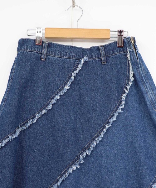 ScoLar(スカラー)の「161654:蝶刺繍or配色 スパイラル切替フリンジデニムスカート(デニムスカート・レディース・ネイビー/ブルー・M)」の14枚目の写真