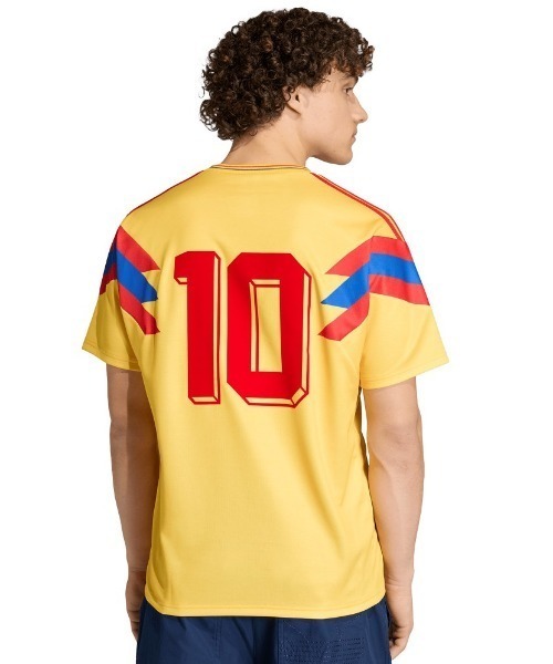 adidas(アディダス)の「adidas originals Colombia National Team 1990 Away Uniform(アディダスオリジナルス コロンビア代表 1990 アウェイ ユニフォーム)(Tシャツ/カットソー・メンズ・イエロー系・SMALL/MEDIUM/X-LARGE/LARGE/XX-LARGE)」の4枚目の写真