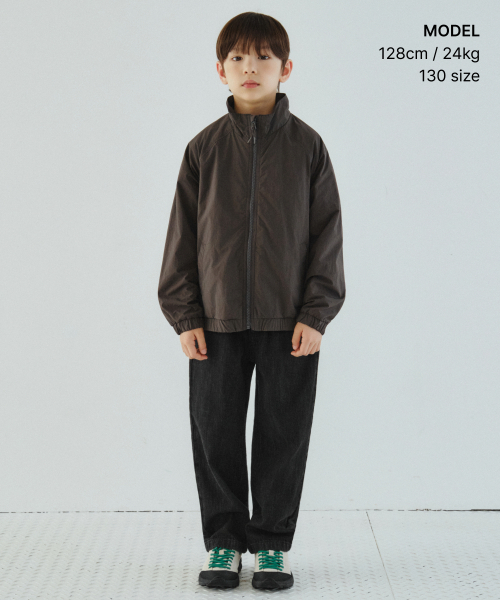 MUSINSA STANDARD KIDS（ムシンサスタンダードキッズ）の「ハイネックウィンドブレーカージャケット[ガンメタル]（ブルゾン・レディース・その他・110/120/130/140/150/160）」の2枚目の写真