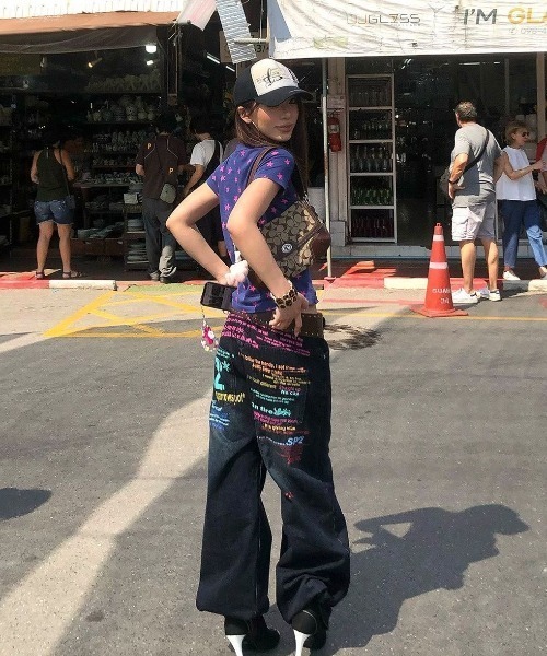 ViViDAY(ビビデー)の「フロント英字ロゴ 星柄ショートtシャツ(Tシャツ/カットソー・レディース・ブルー/ピンク/ブラウン/ミント・M)」の9枚目の写真