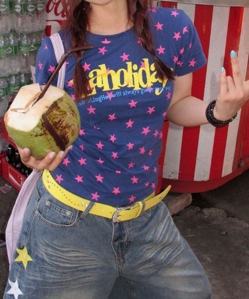 ViViDAY(ビビデー)の「フロント英字ロゴ 星柄ショートtシャツ(Tシャツ/カットソー・レディース・ブルー/ピンク/ブラウン/ミント・M)」の13枚目の写真