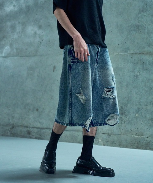 LANDNESS(ランドネス)の「【LANDNESS/ランドネス】VINTAGE DISTRESSED WIDE DENIM HALF PANTS/ヴィンテージダメージワイドデニムハーフパンツ(デニムパンツ・メンズ・インディゴブルー/ブラック・L/M/S)」の7枚目の写真
