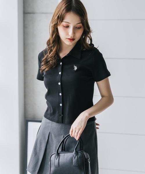 U.S. POLO ASSN.(ユーエスポロアッスン)の「U.S. POLO ASSN. ユーエスポロアッスン W's ショート丈ワンポイントロゴ刺繍スムース半袖シャツ(シャツ/ブラウス・レディース・ベージュ/ブラック×ホワイト/ブラウン/ブラック/オフホワイト・M/L)」の13枚目の写真