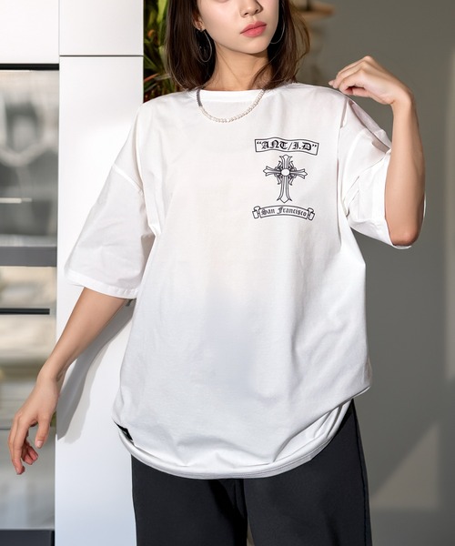 Candlestick(キャンドルスティック)の「クロス モチーフ ワッペン刺繍 ワイドシルエット ストレッチ 半袖T(Tシャツ/カットソー・レディース・ホワイト/スミクロ/ブラック・M/L)」の6枚目の写真