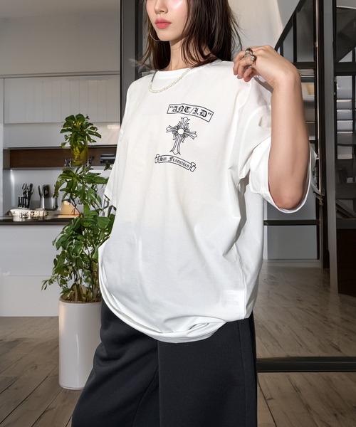 Candlestick(キャンドルスティック)の「クロス モチーフ ワッペン刺繍 ワイドシルエット ストレッチ 半袖T(Tシャツ/カットソー・レディース・ホワイト/スミクロ/ブラック・M/L)」の8枚目の写真