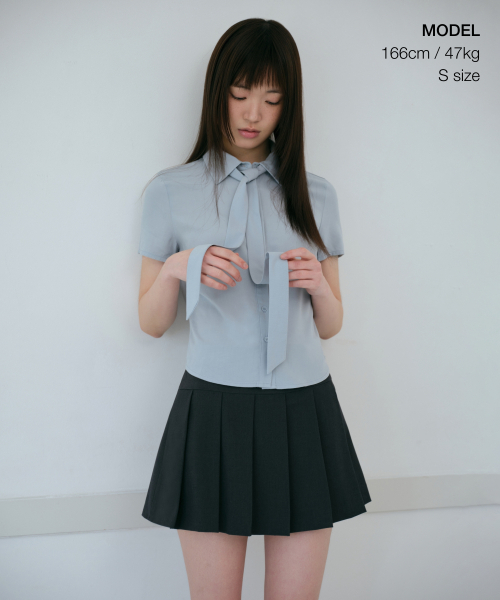 MUSINSA STANDARD WOMAN（ムシンサスタンダードウーマン）の「ウィメンズスリムフィットタイ半袖ブラウス[クラウディブルー]（シャツ/ブラウス・レディース・その他・X-SMALL/SMALL/MEDIUM/LARGE/X-LARGE）」の2枚目の写真
