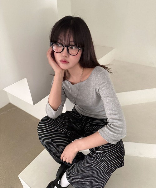 4INT.（フォイント）の「ボーダー フェイクポケット ドロスト ワイド イージー パンツ（スウェットパンツ・レディース・グレー/アイボリー/ブラック・FREE）」の11枚目の写真