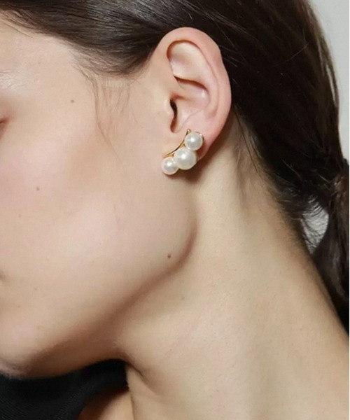 LA VORAGINE(ラ ヴォラジネ)の「フロー3粒パールピアス 金属アレルギー対応(ピアス(両耳用)・レディース・ゴールド/シルバー・FREE)」の15枚目の写真